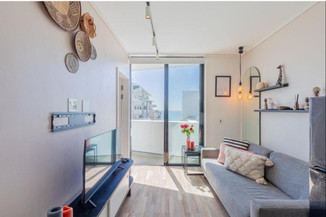 Flamingo Sunset Apartment